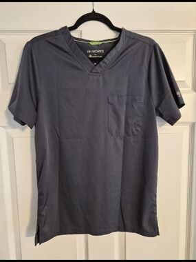healing hands: HH Works Grey Short-Sleeve Scrub Top